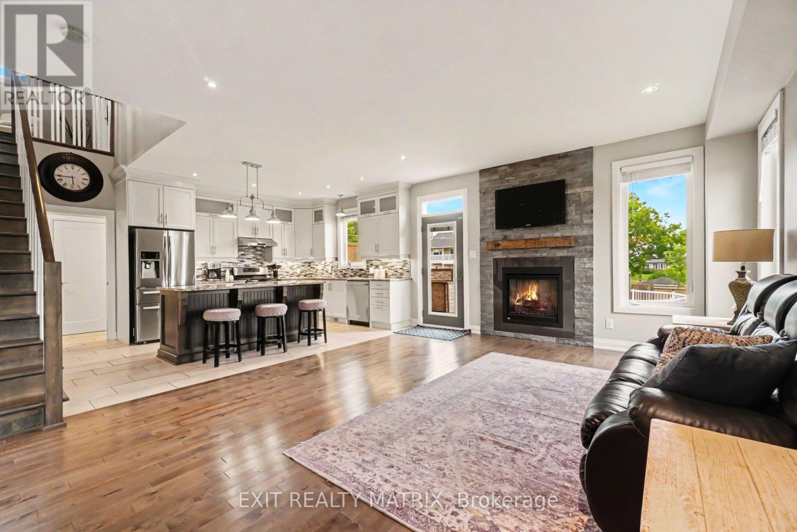208 NELLIE STREET - 8
