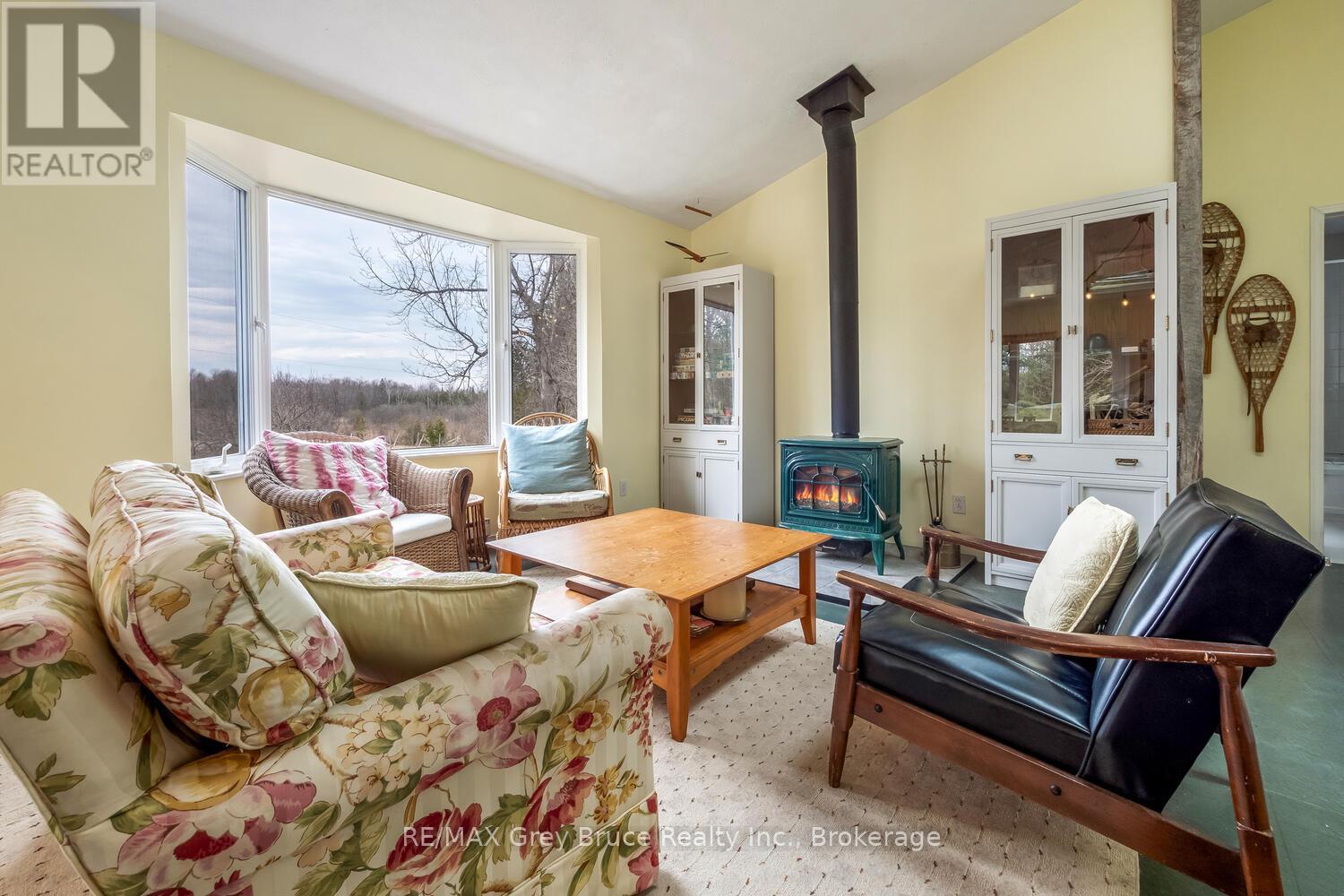 65 LAWRENCE ROAD - 13