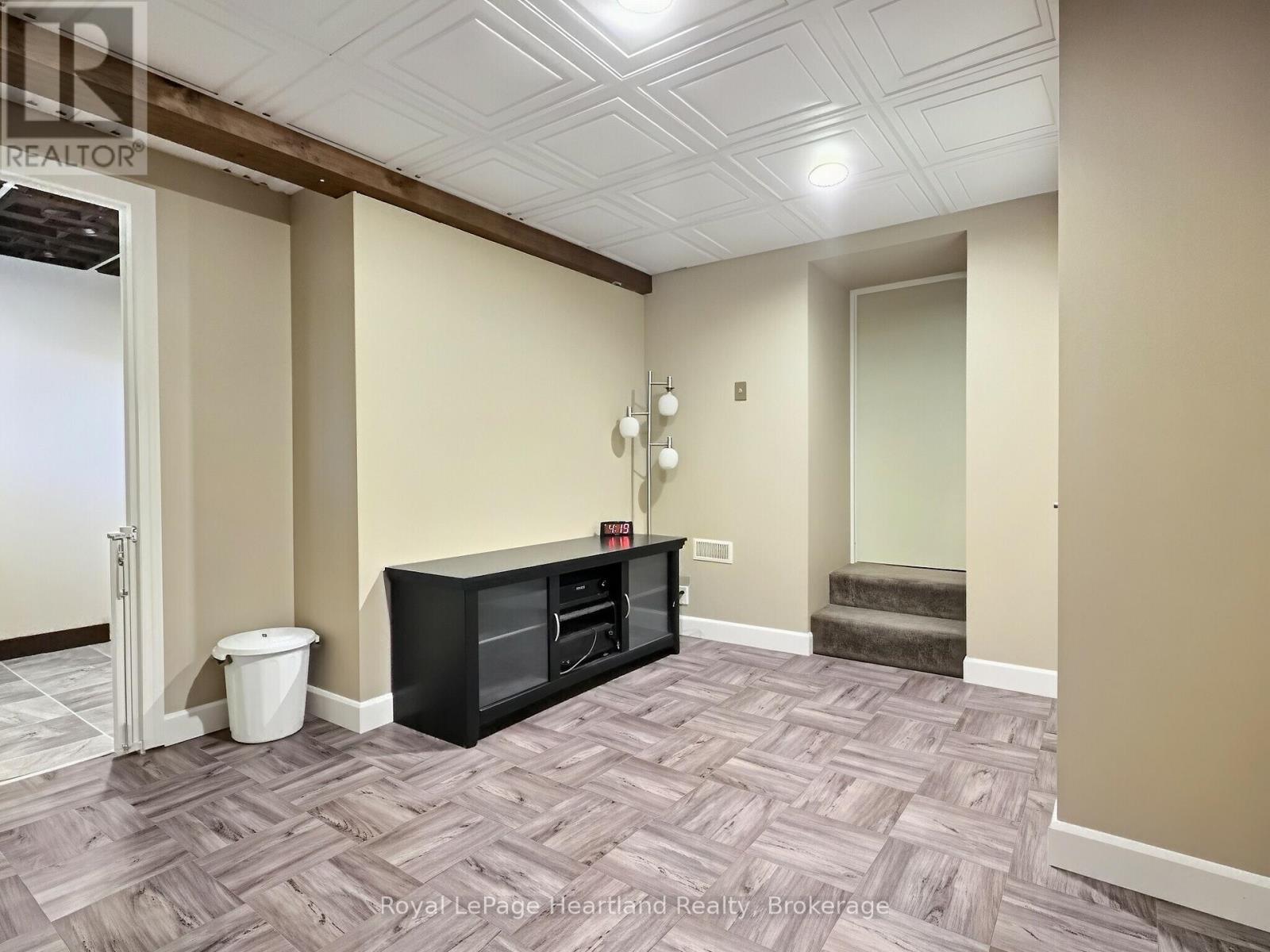 425 WILLIAM STREET - 39
