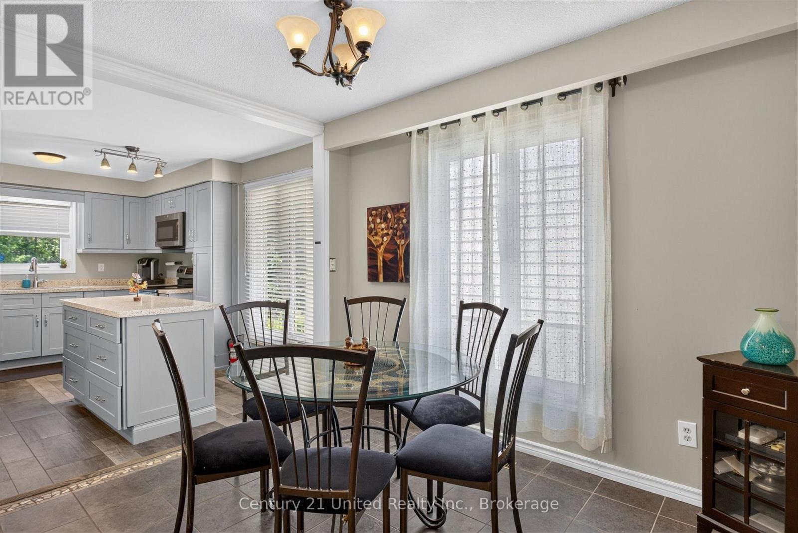 2121 MEADOWVIEW ROAD - 11