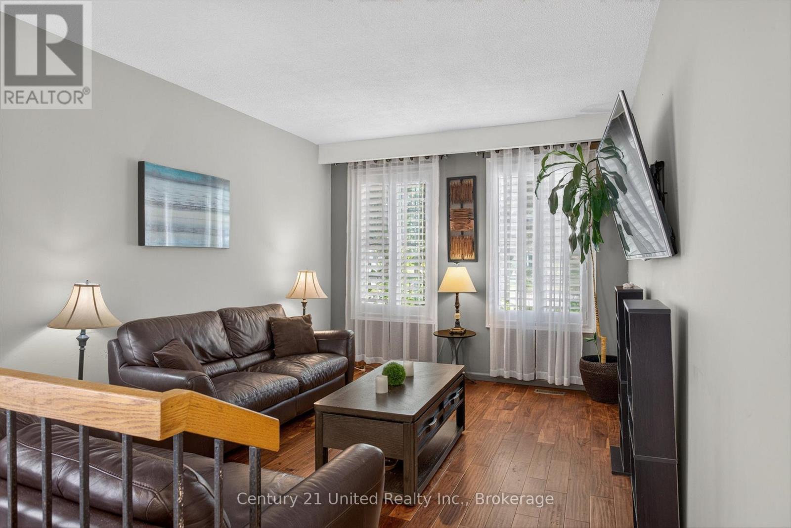 2121 MEADOWVIEW ROAD - 13