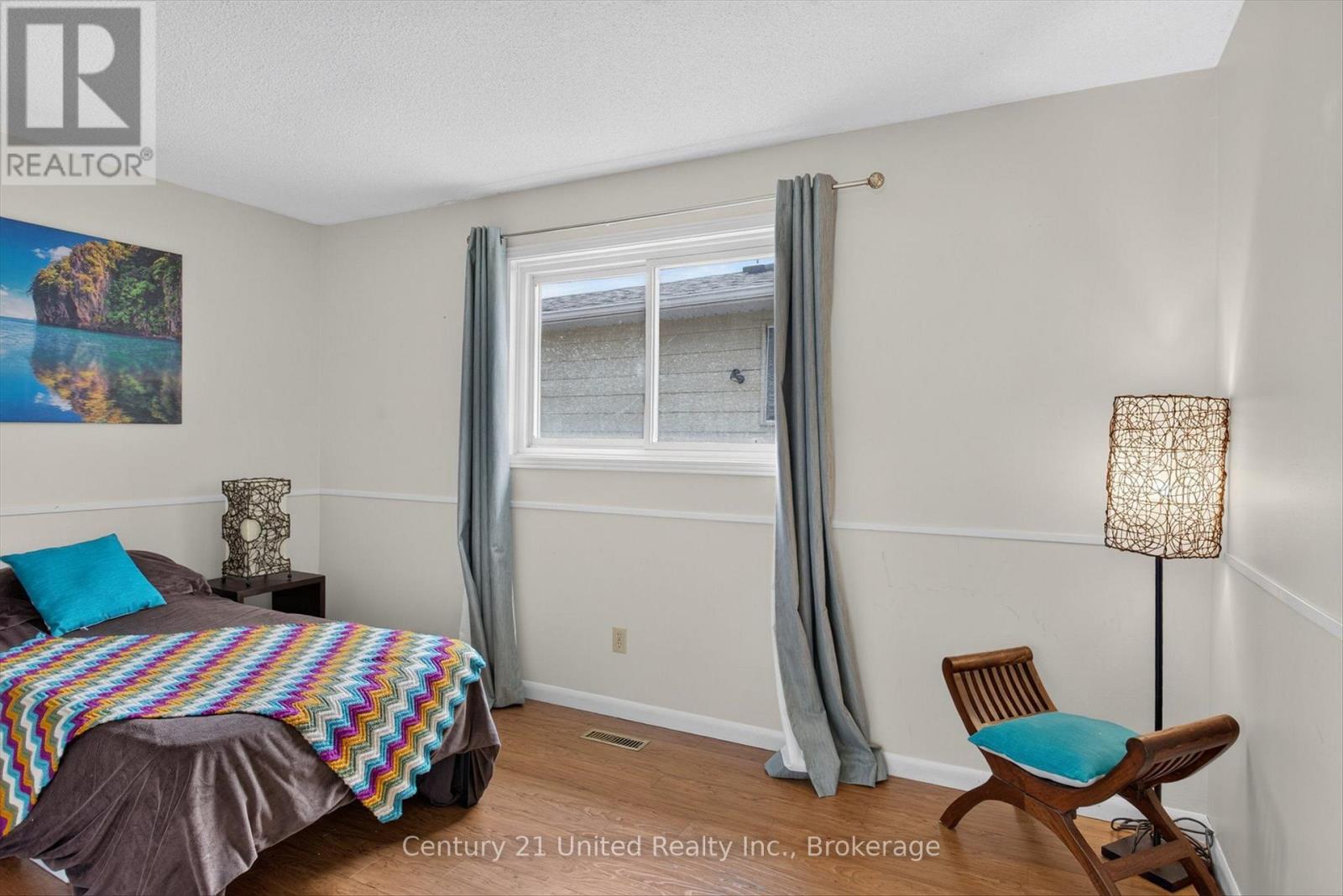 2121 MEADOWVIEW ROAD - 25