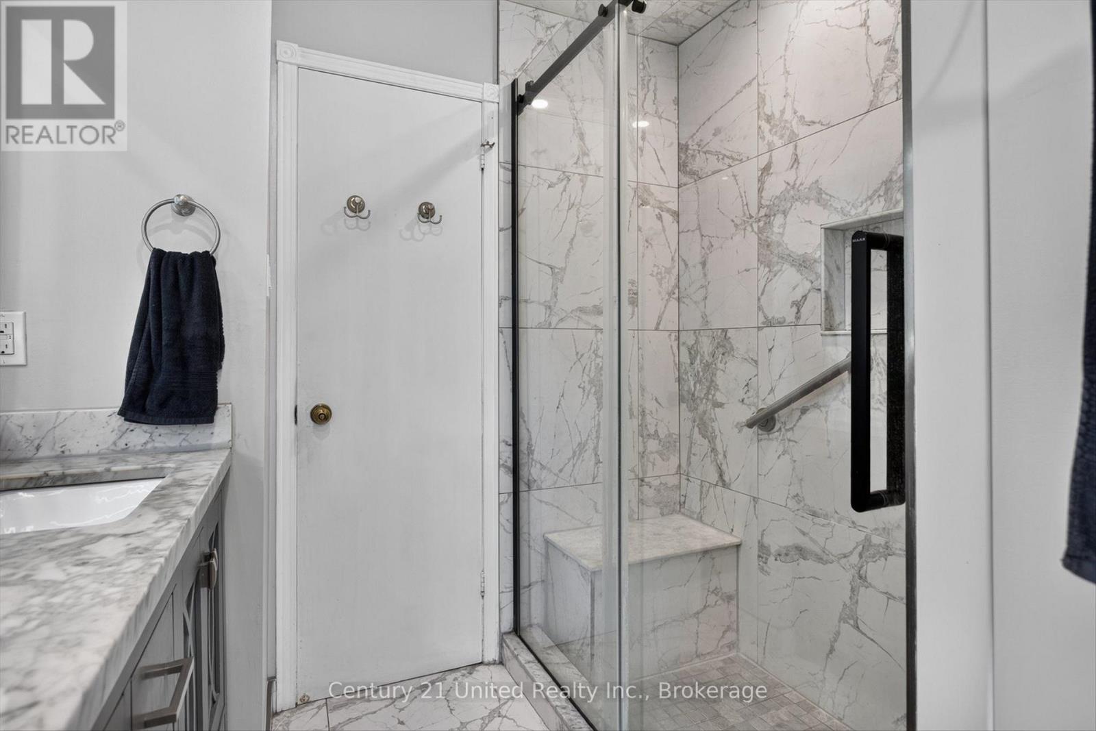 2121 MEADOWVIEW ROAD - 31