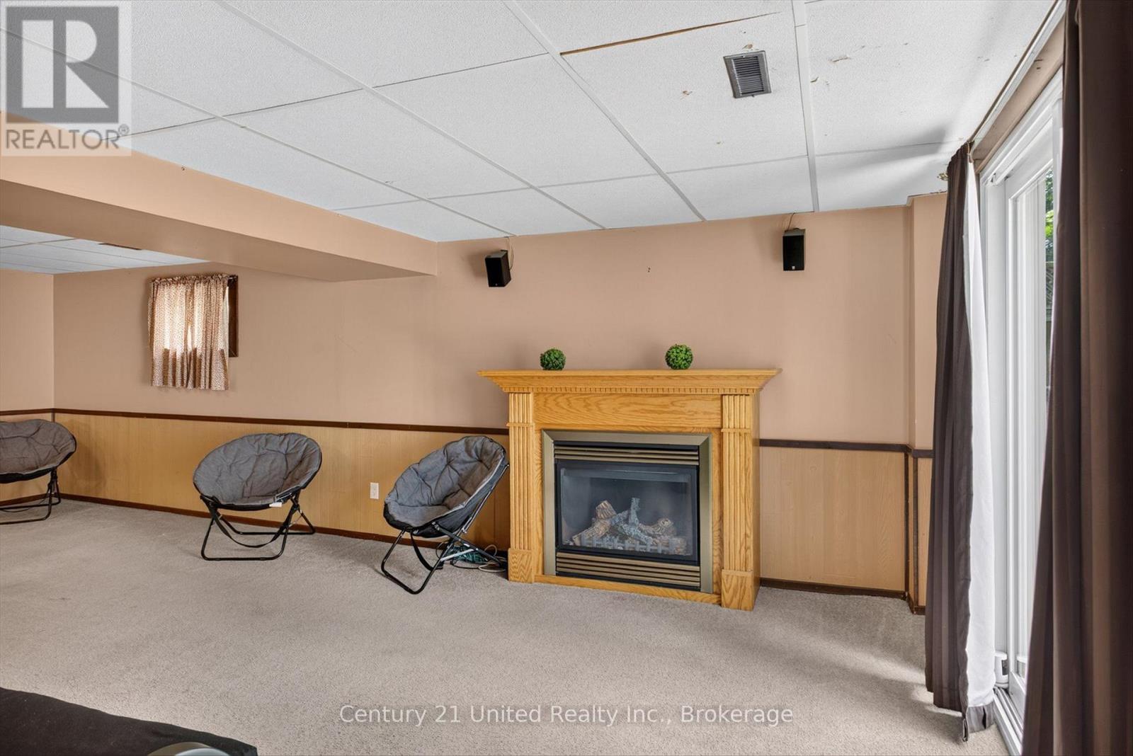 2121 MEADOWVIEW ROAD - 33
