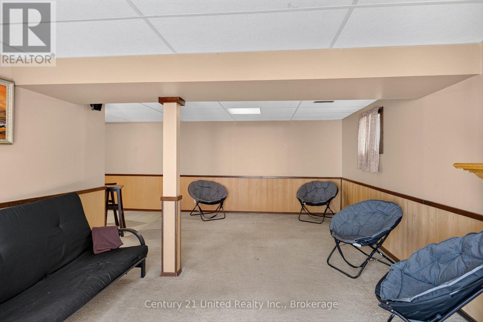2121 MEADOWVIEW ROAD - 35