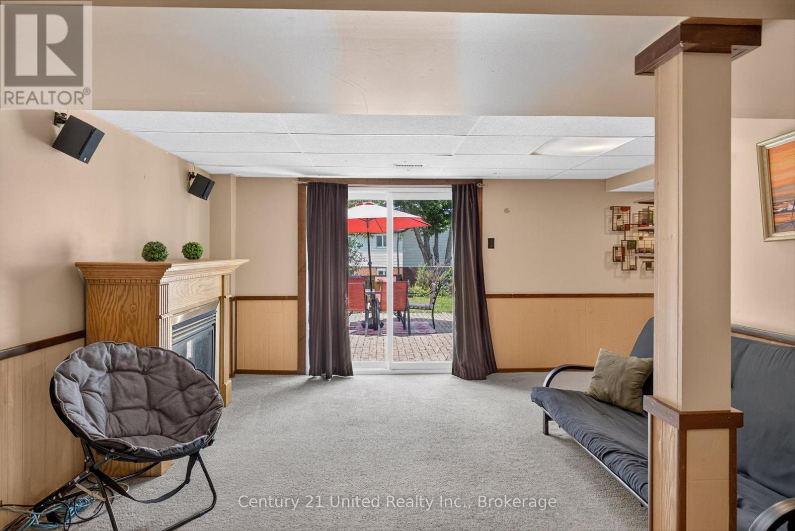 2121 MEADOWVIEW ROAD - 36