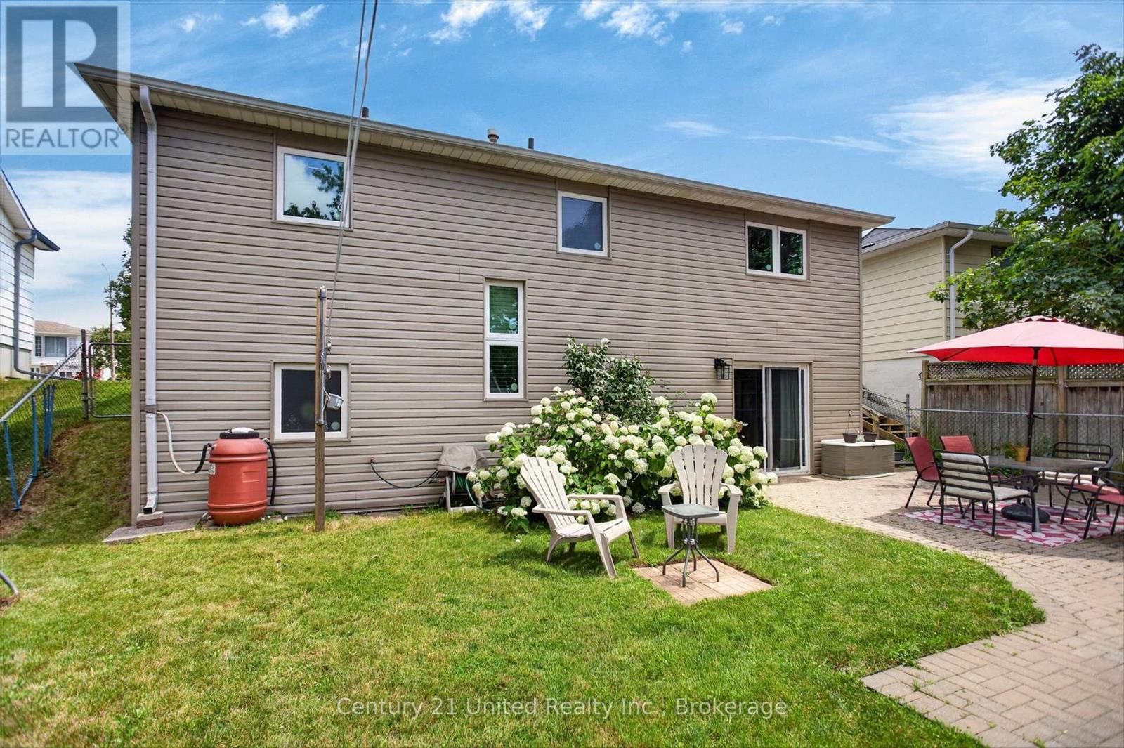 2121 MEADOWVIEW ROAD - 45
