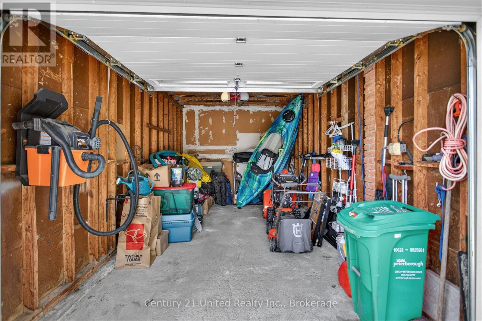 2121 MEADOWVIEW ROAD - 48
