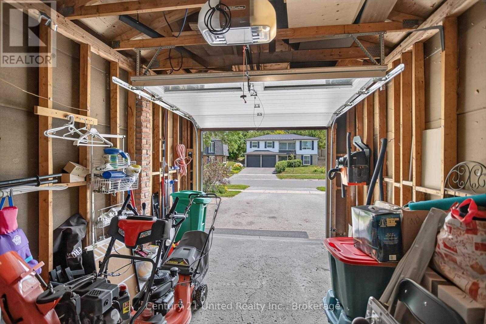 2121 MEADOWVIEW ROAD - 49