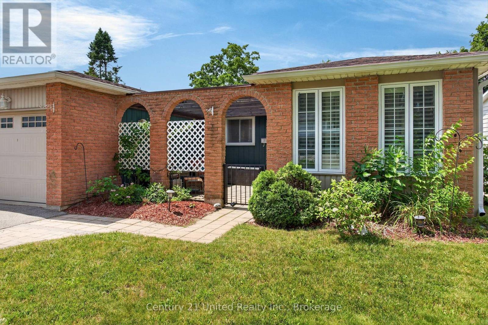 2121 MEADOWVIEW ROAD - 5