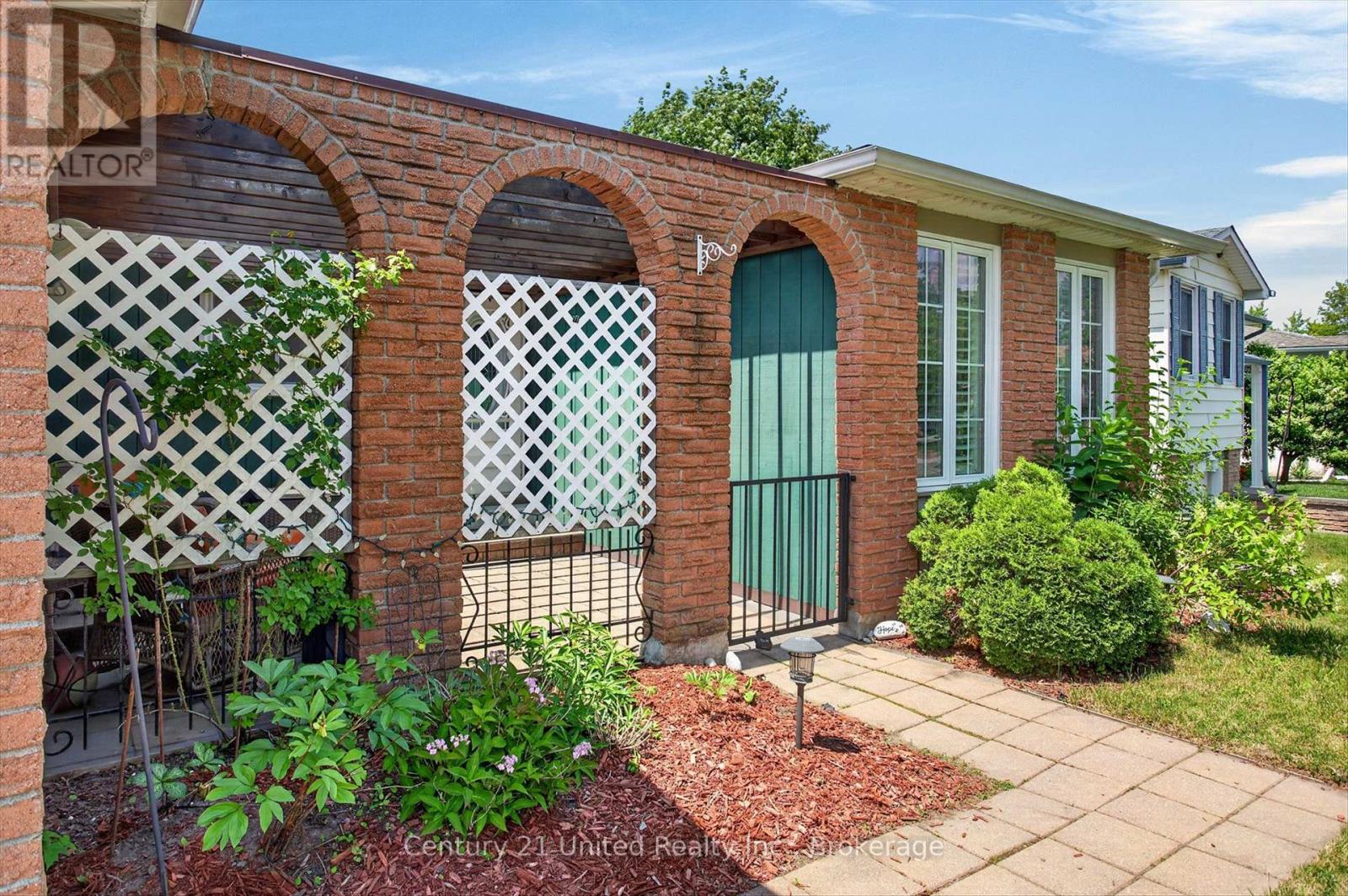 2121 MEADOWVIEW ROAD - 6