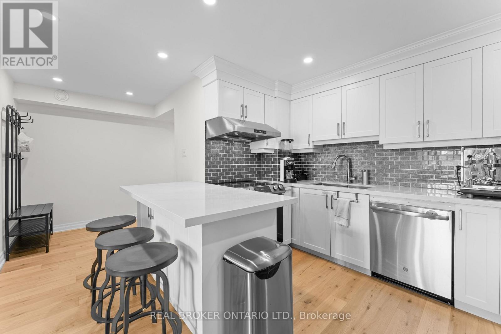 #502 99 CAMERON STREET - 5