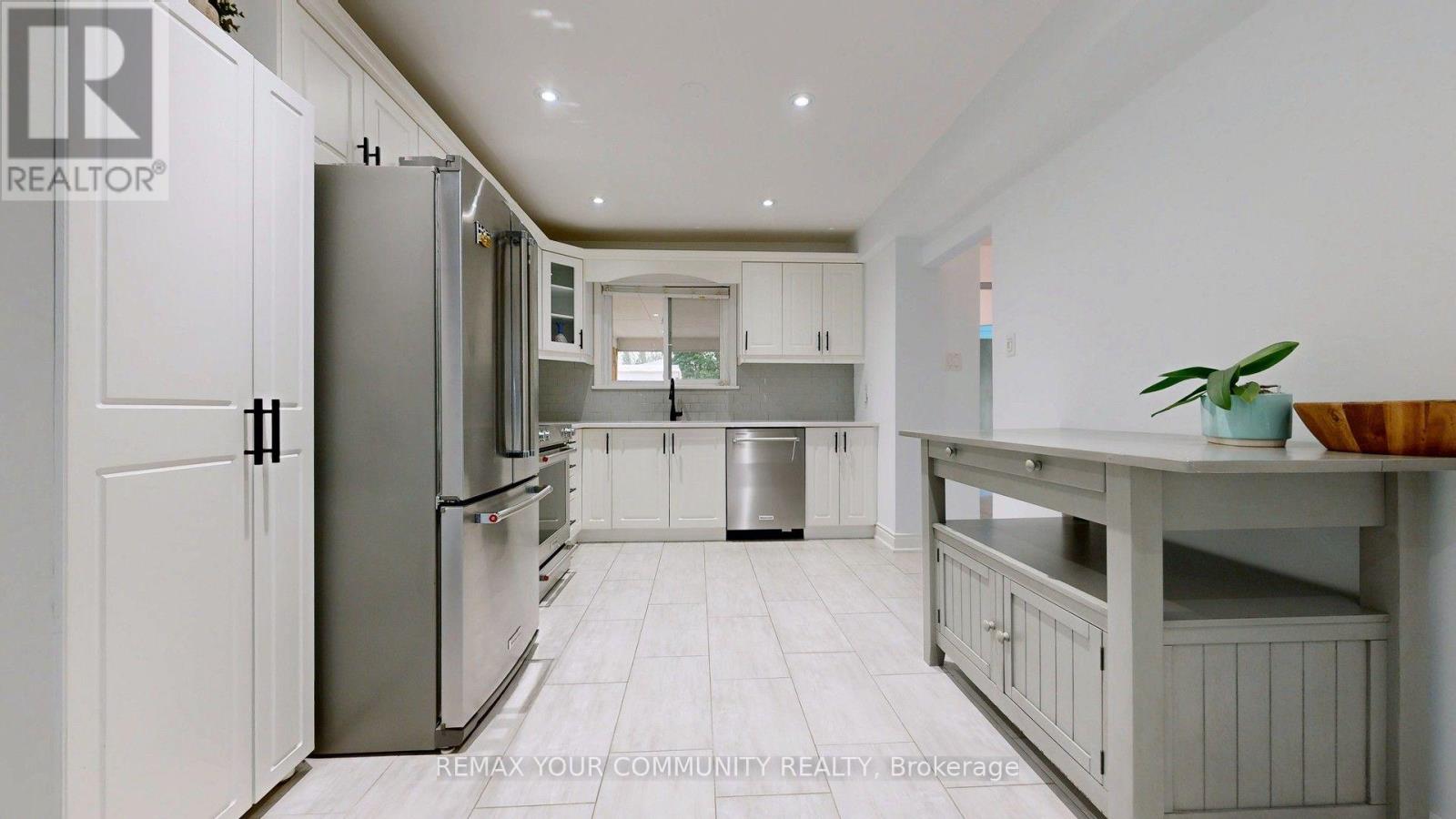48 CROSSBOW CRESCENT - 12