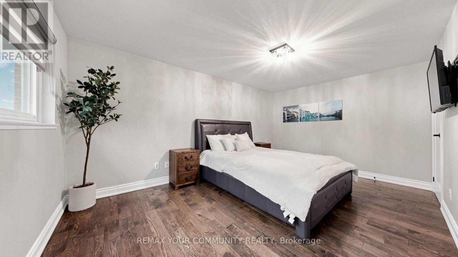 48 CROSSBOW CRESCENT - 23