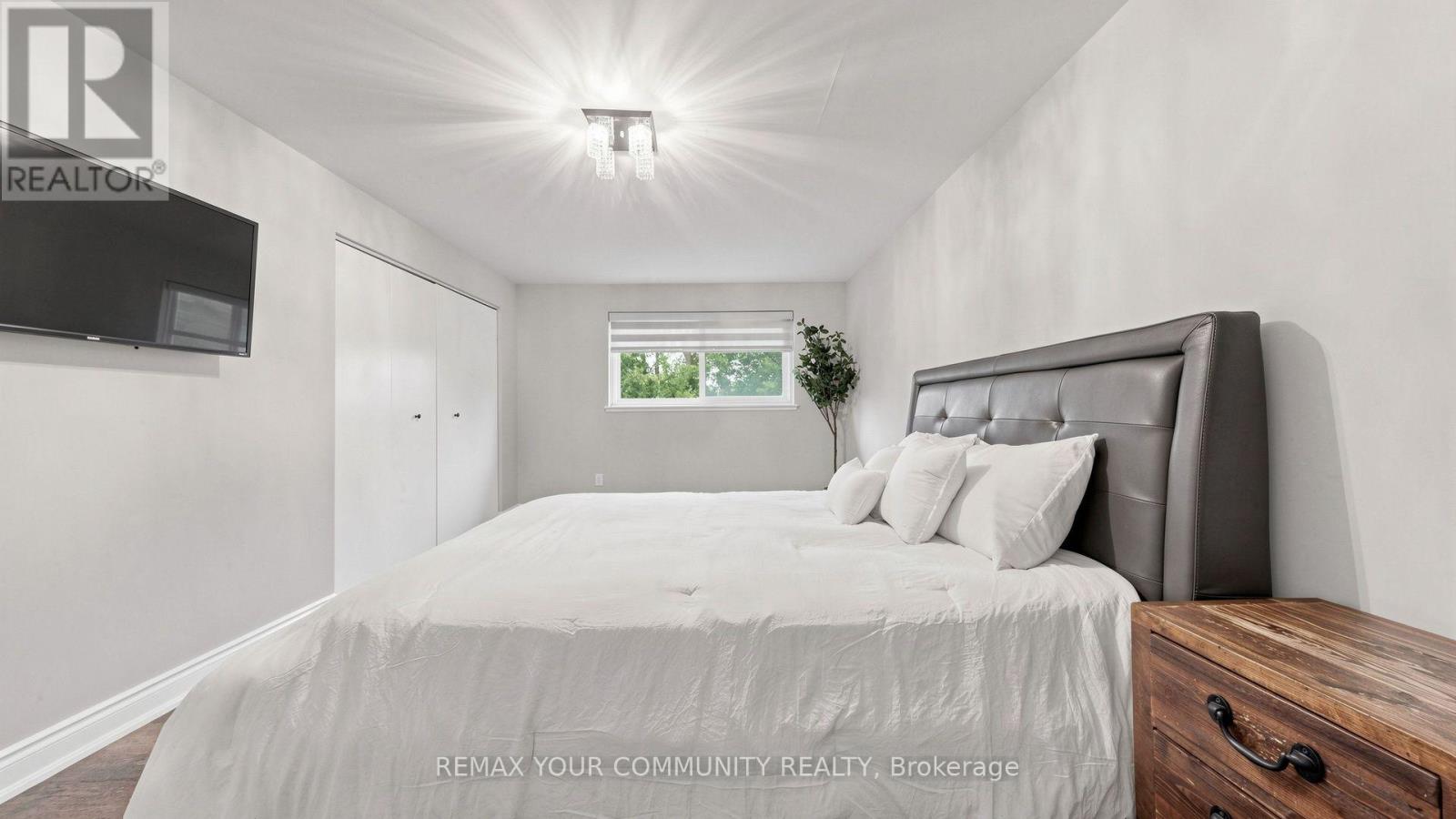 48 CROSSBOW CRESCENT - 24
