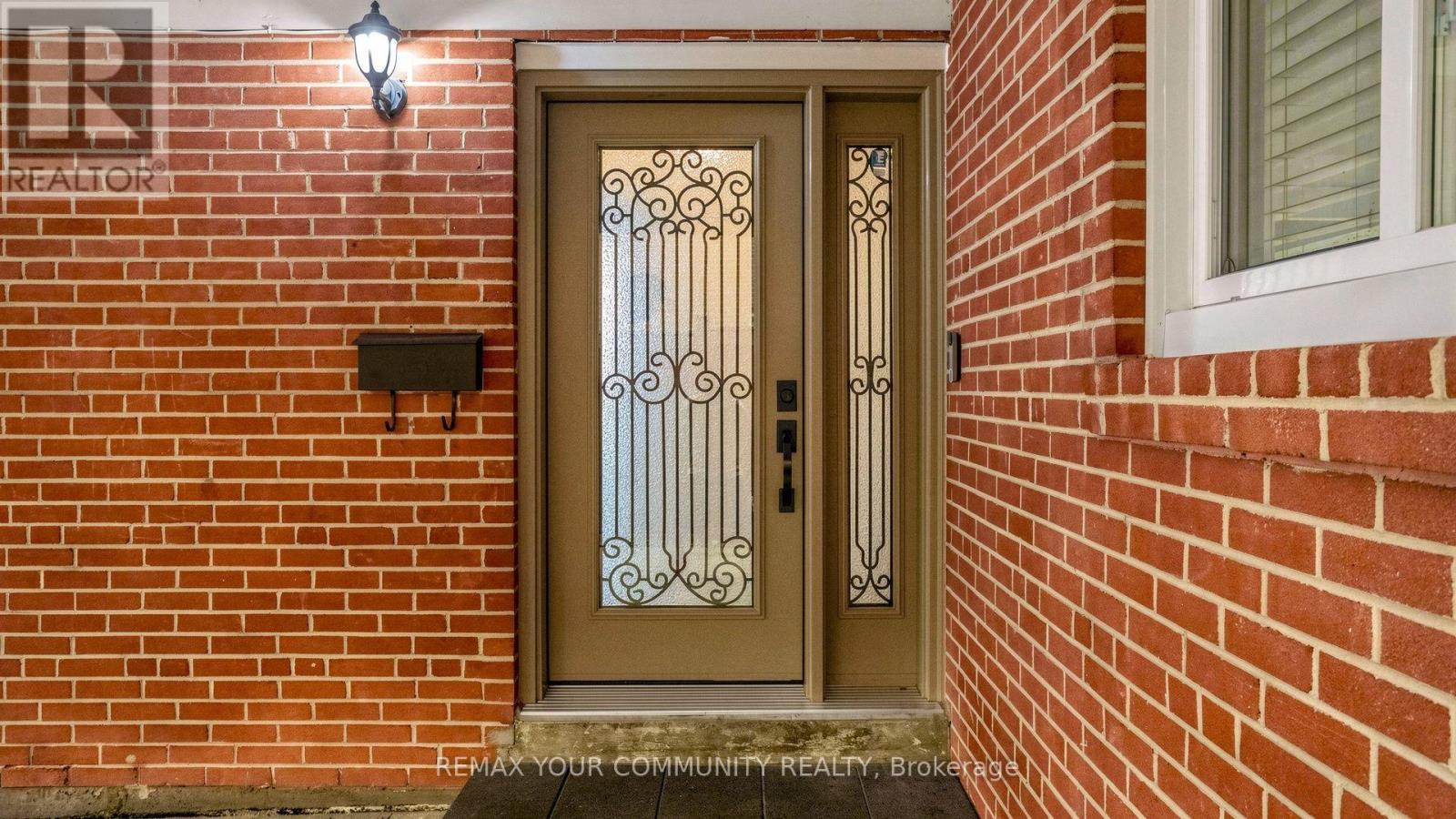 48 CROSSBOW CRESCENT - 4