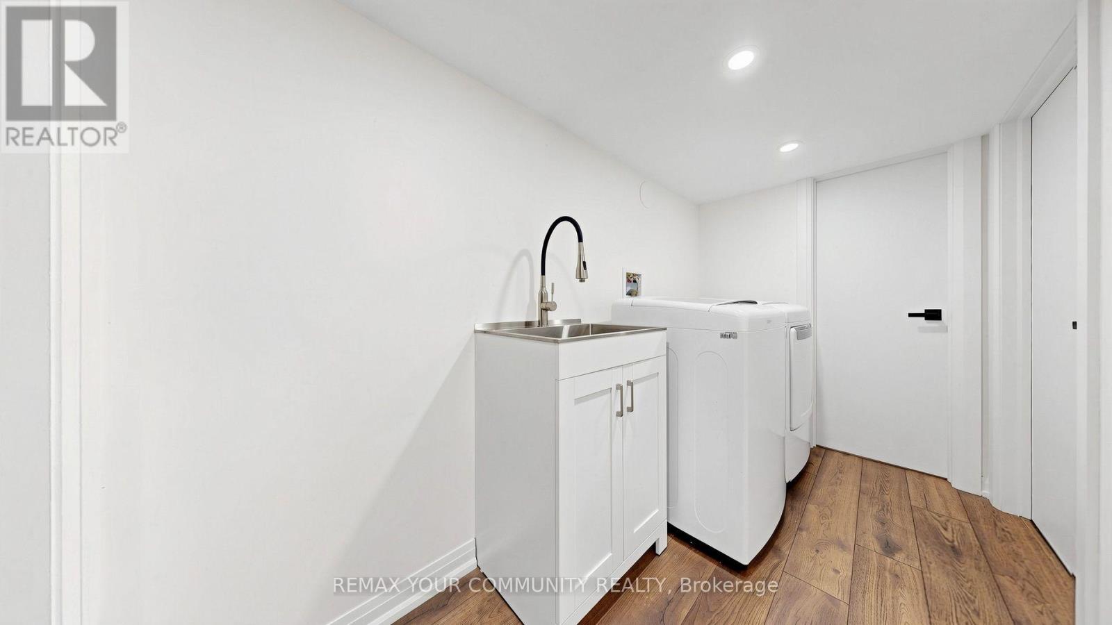 48 CROSSBOW CRESCENT - 41