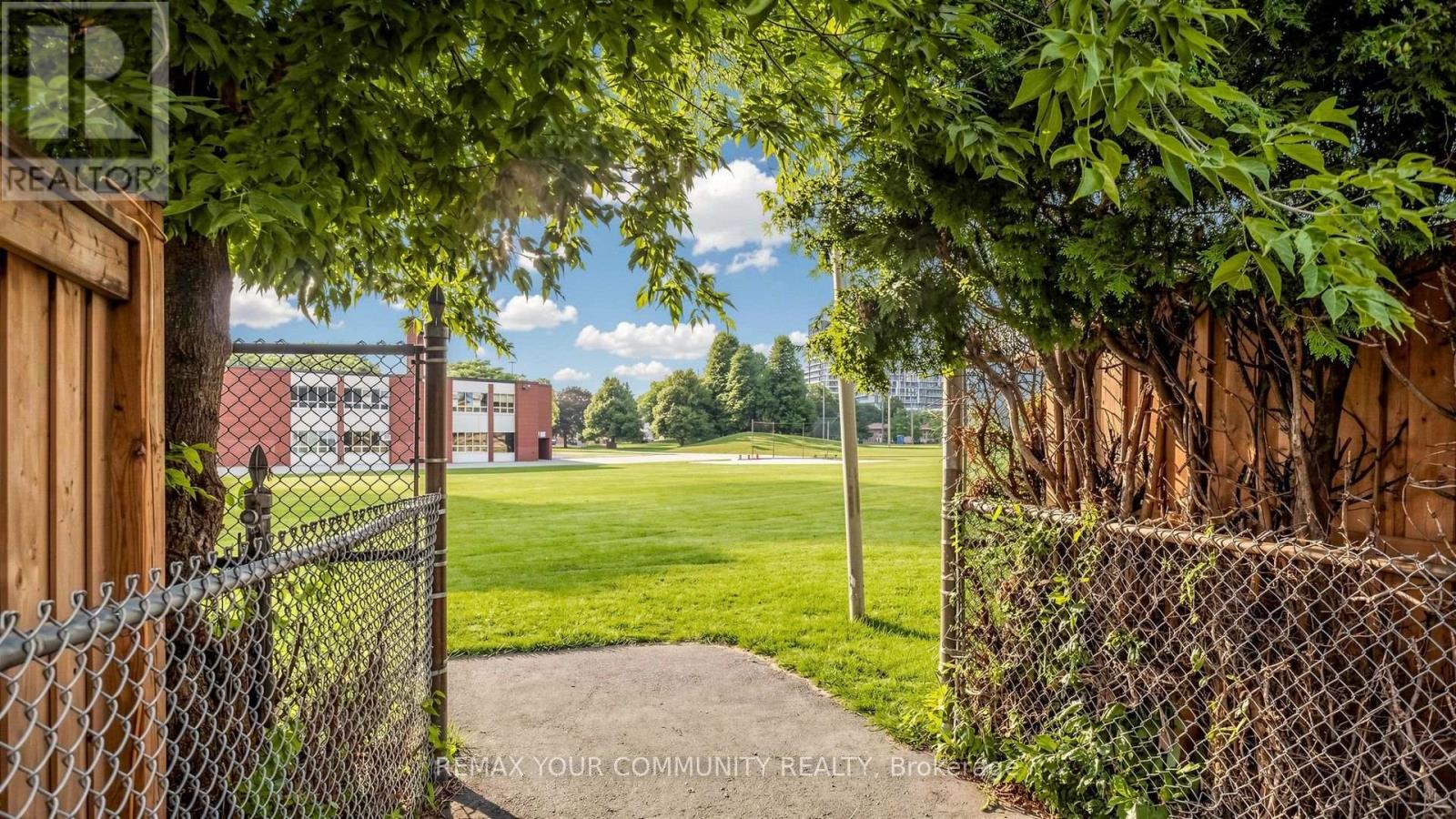 48 CROSSBOW CRESCENT - 48