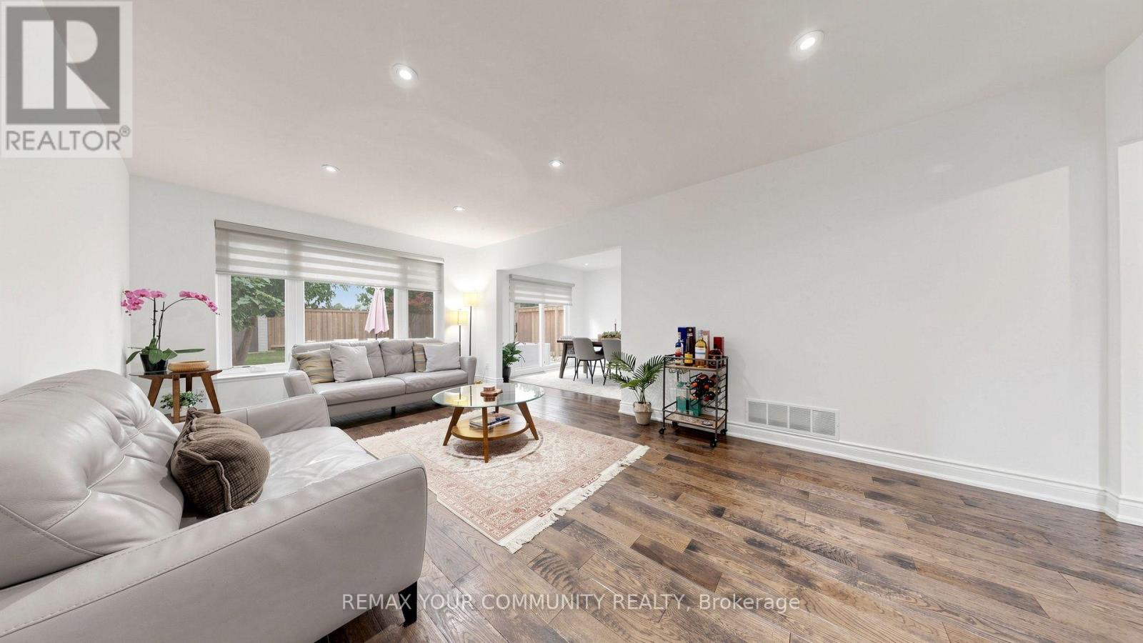 48 CROSSBOW CRESCENT - 6