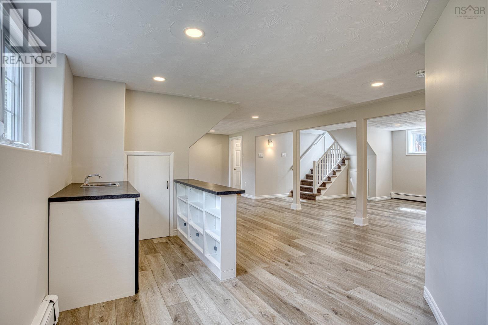 9 John Brenton Drive - Image 33