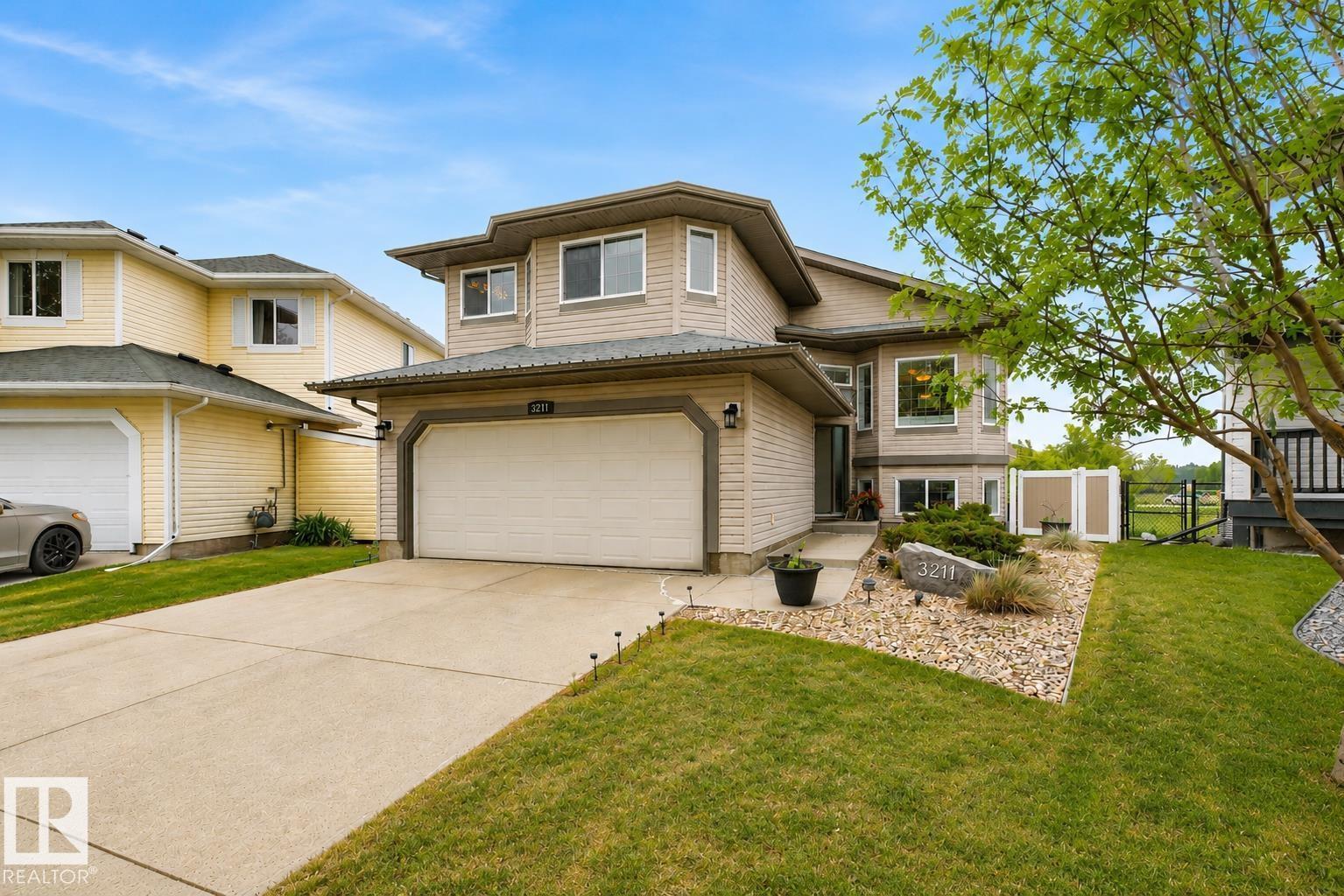 3211 47 ST - 1
