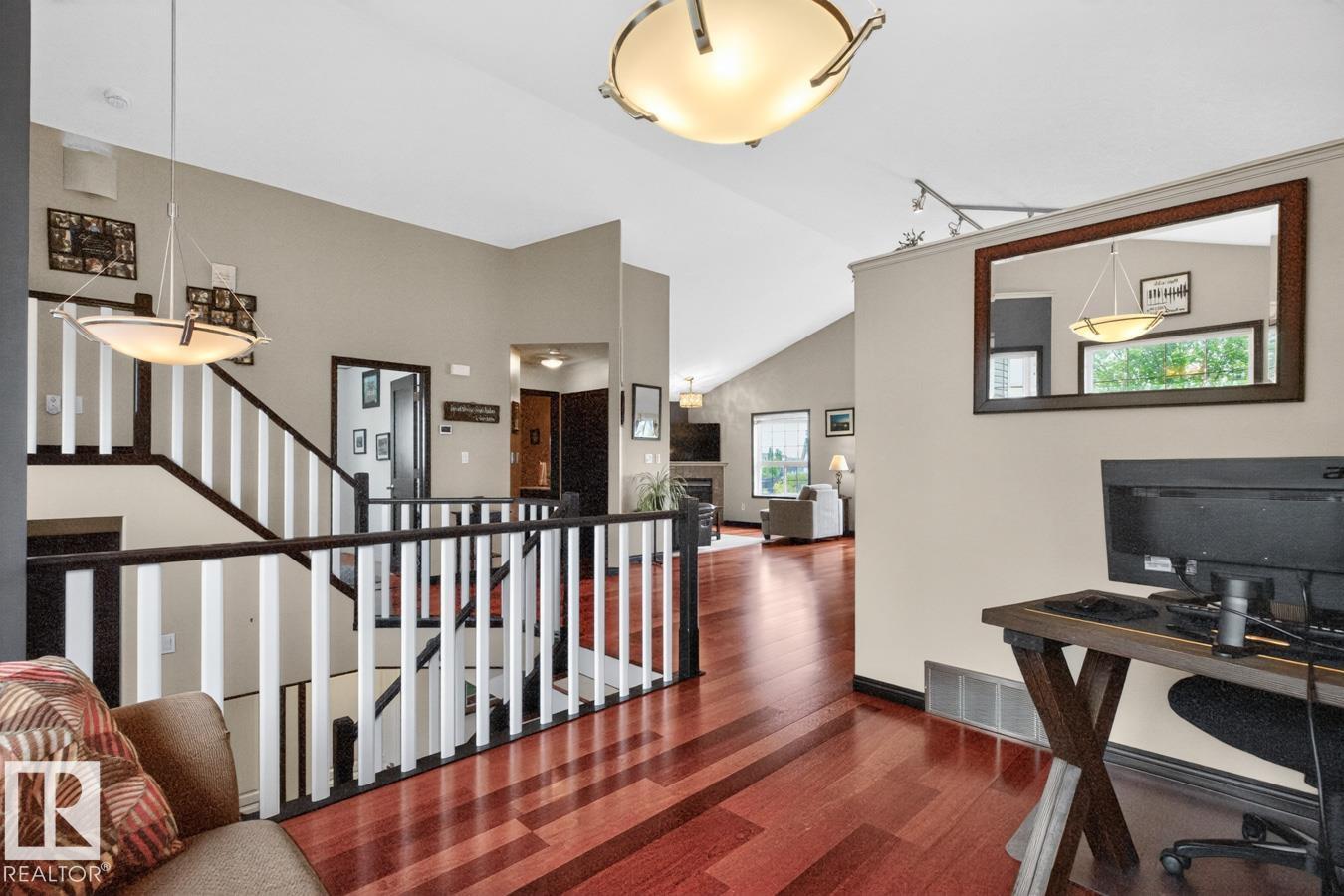 3211 47 ST - 18