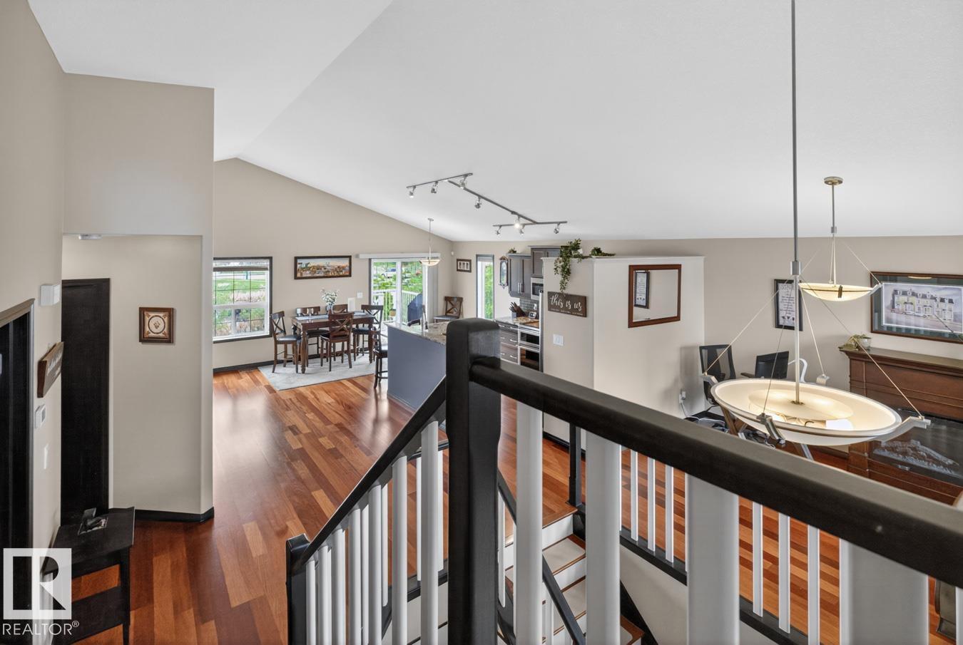 3211 47 ST - 22