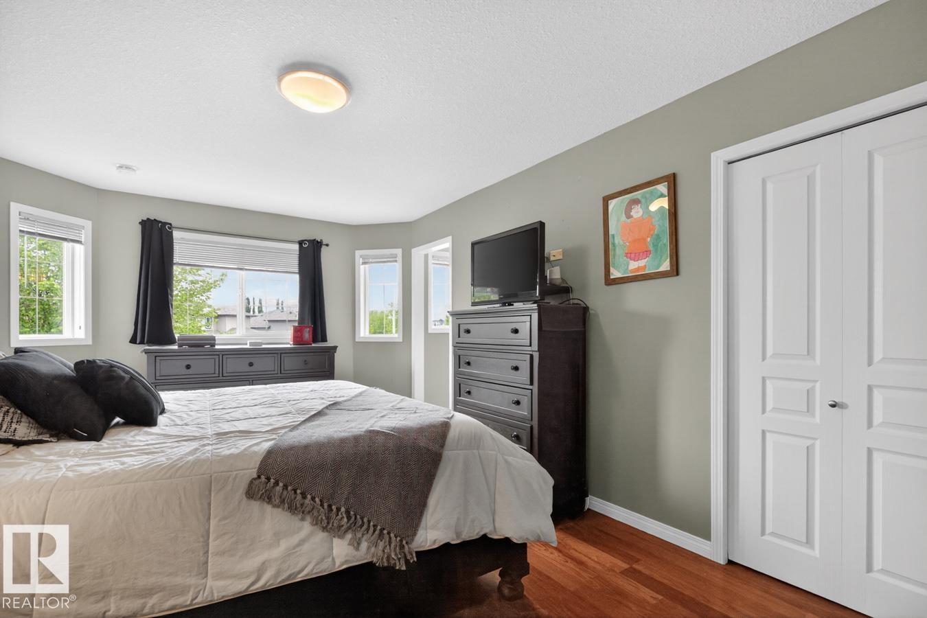 3211 47 ST - 23