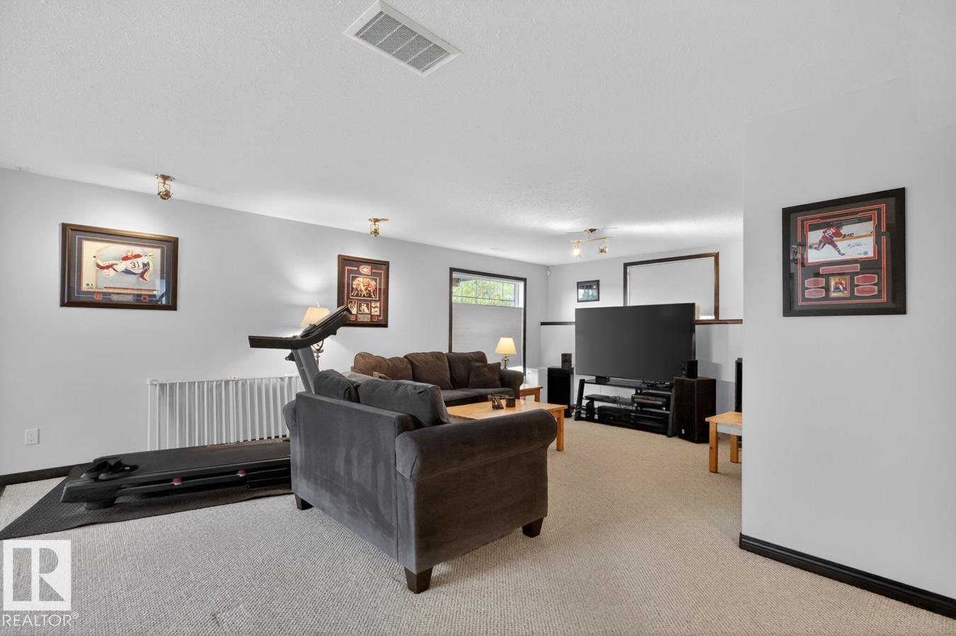 3211 47 ST - 26
