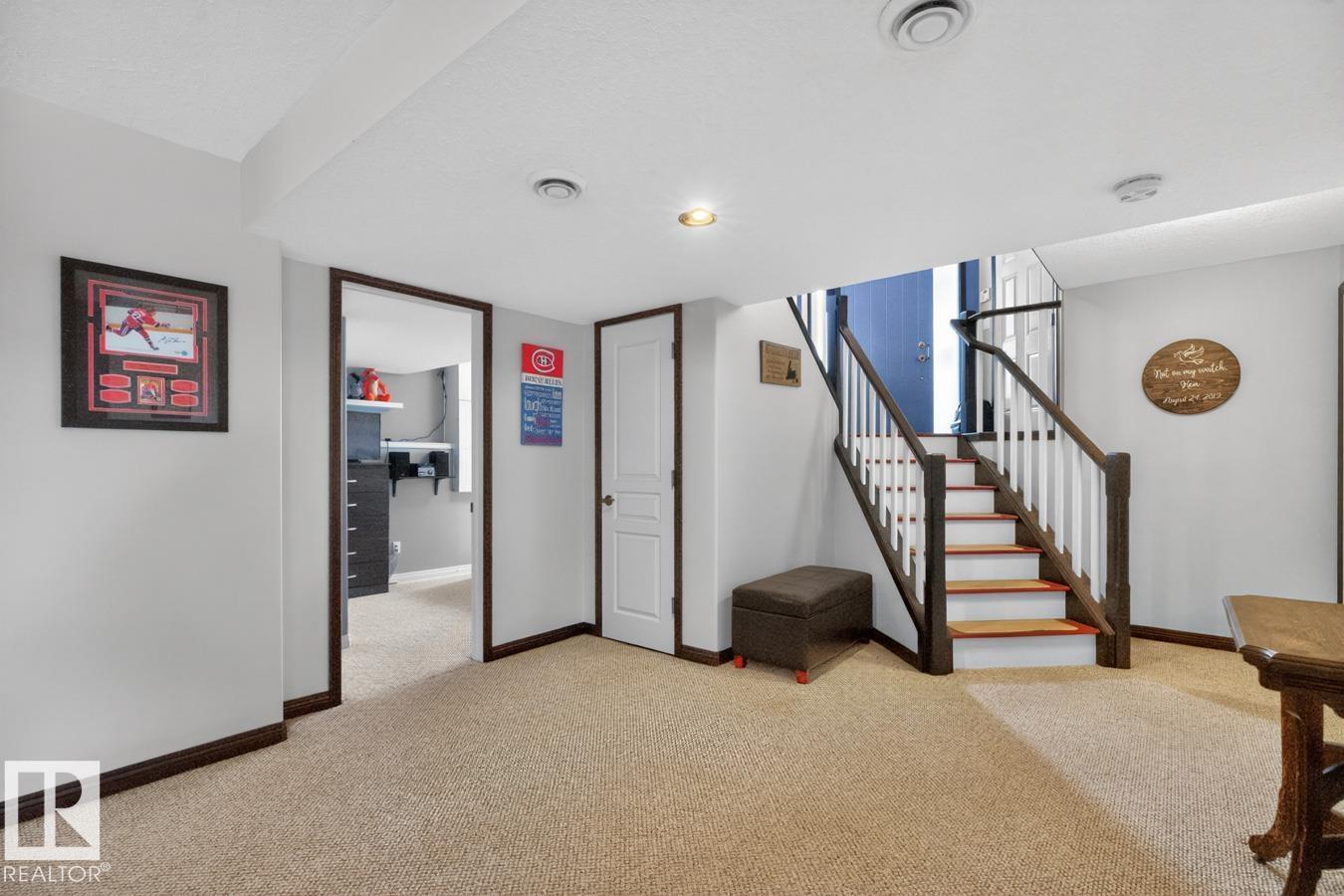 3211 47 ST - 29