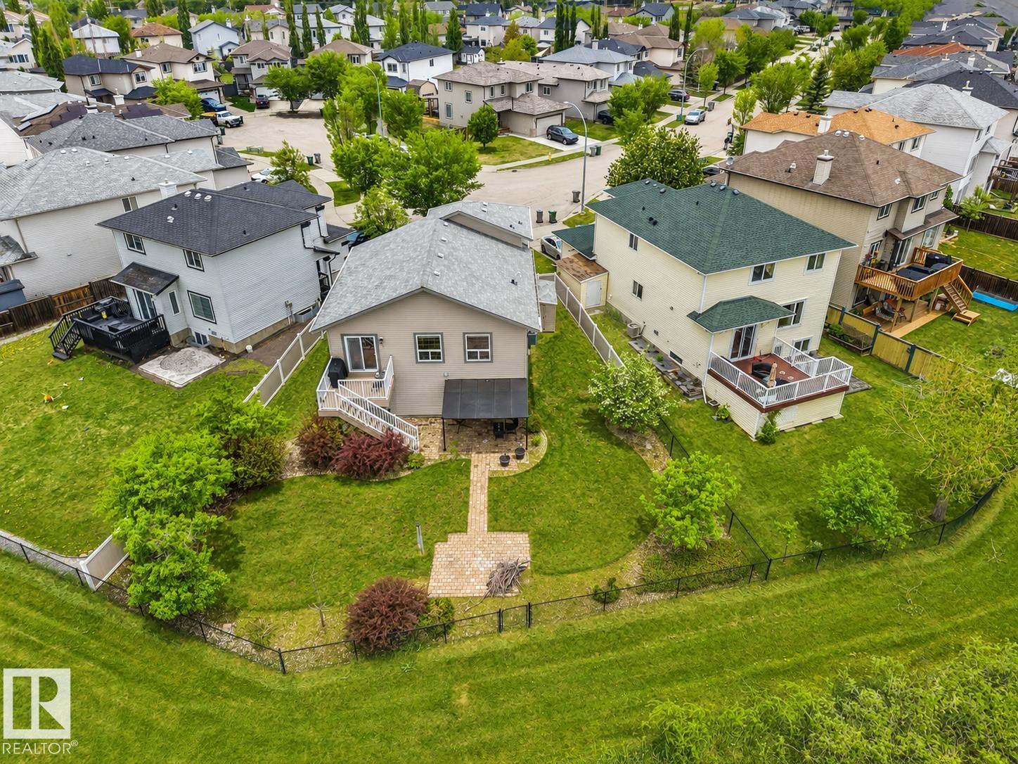 3211 47 ST - 3