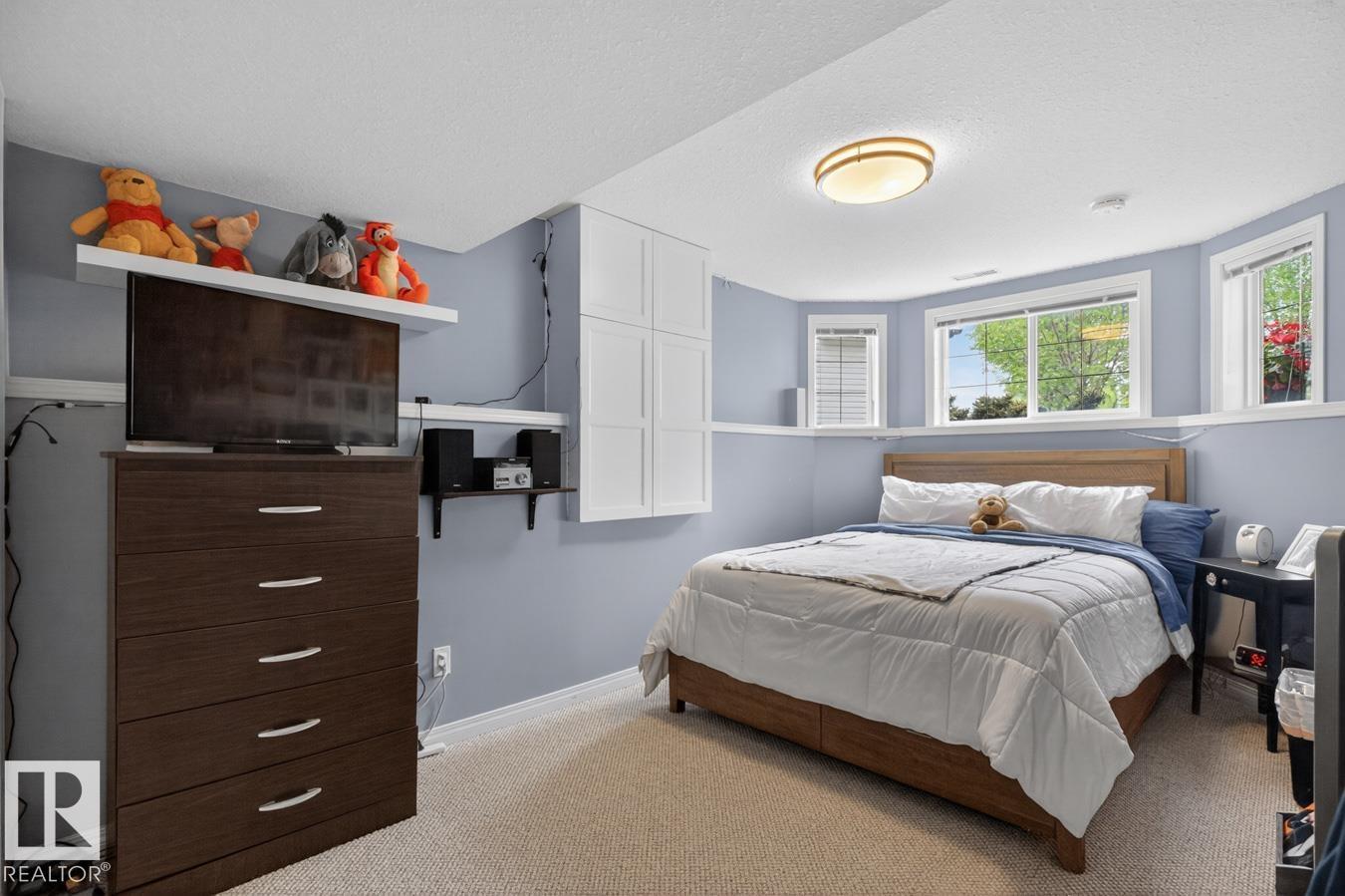 3211 47 ST - 30