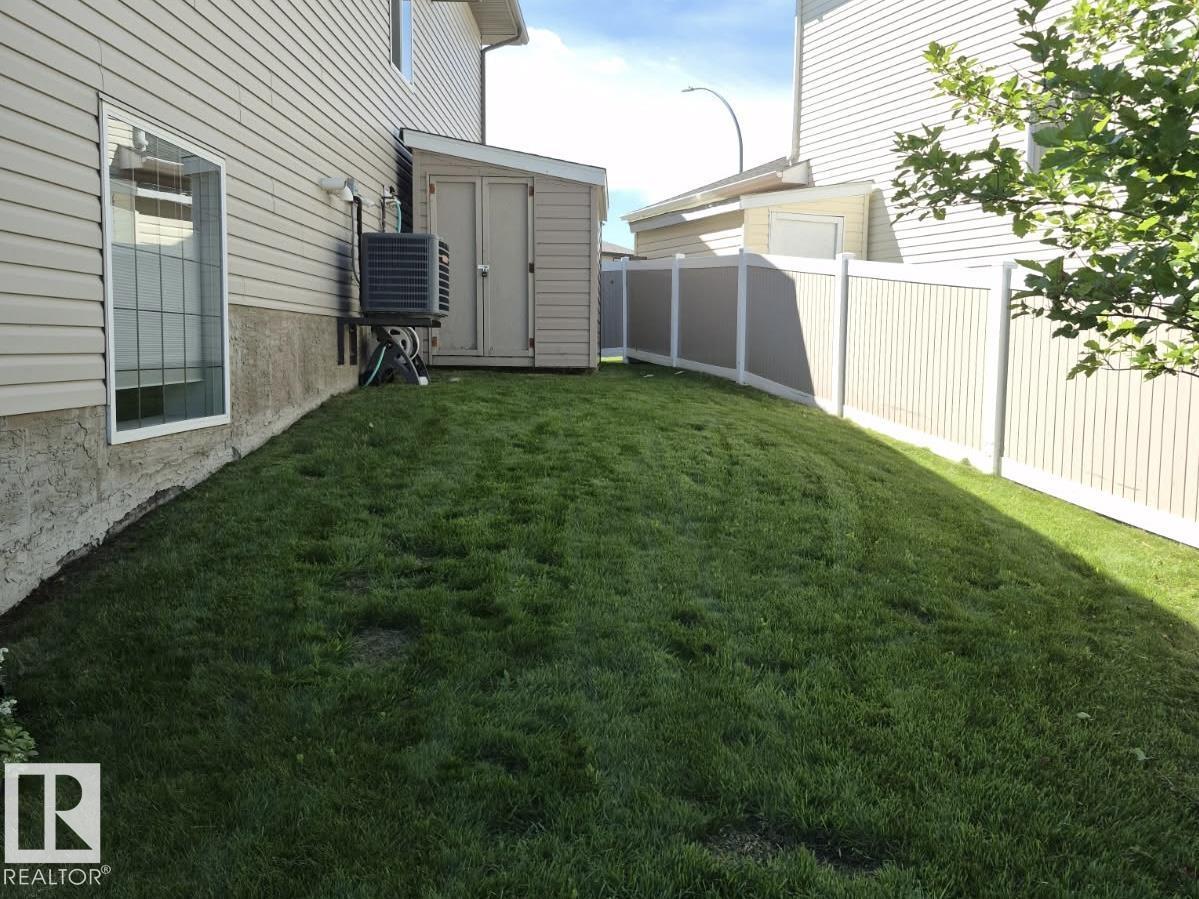 3211 47 ST - 37