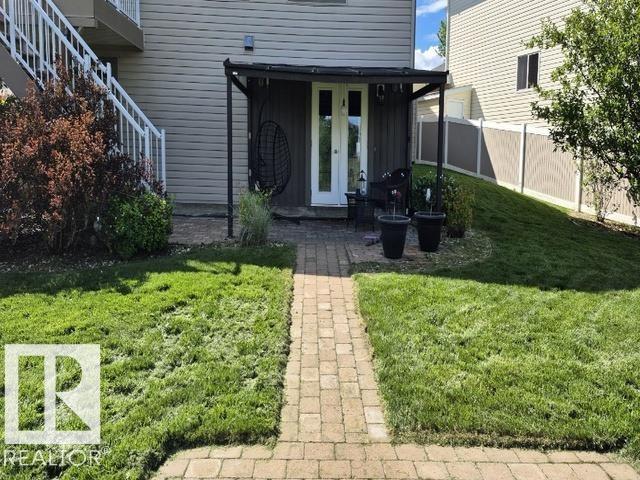 3211 47 ST - 38