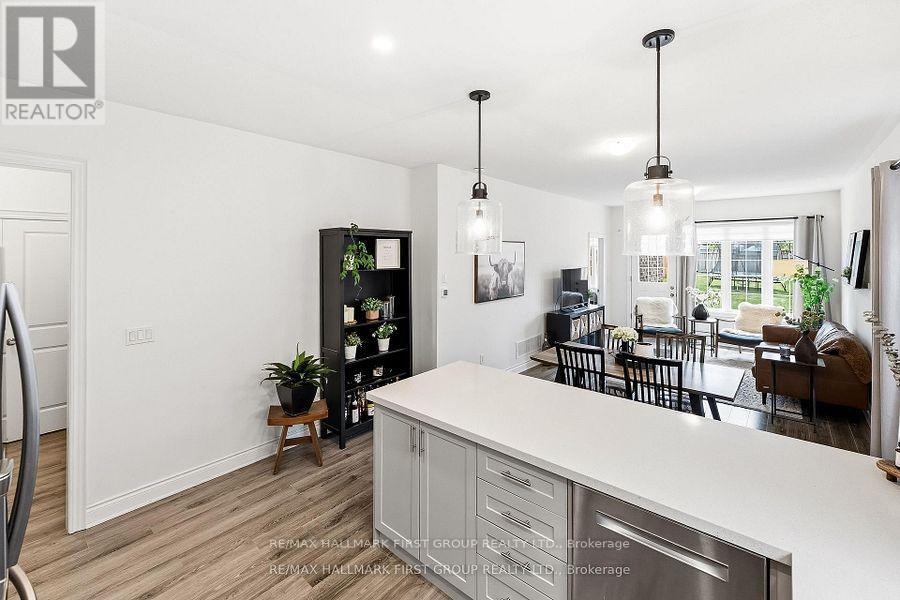 38 SOUTHAMPTON STREET - 25