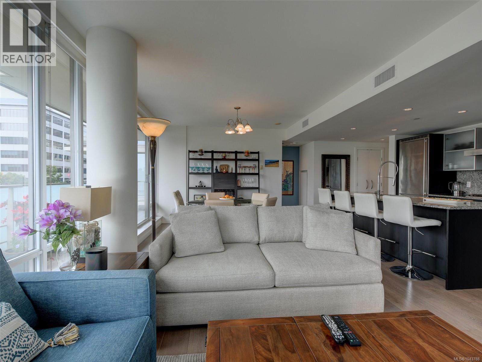 #406 708 Burdett Ave - 4
