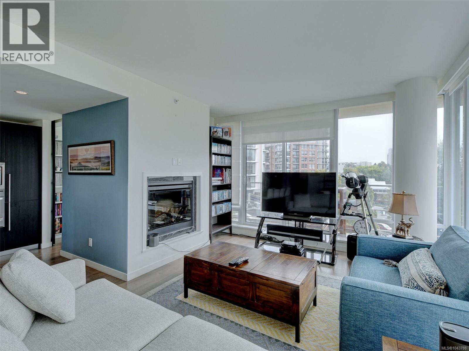 #406 708 Burdett Ave - 5