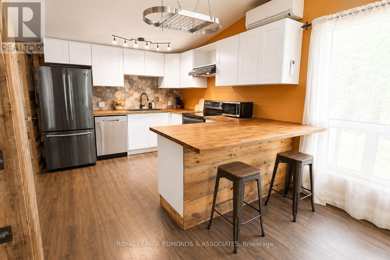 165 BOB SEGUIN DRIVE - 11