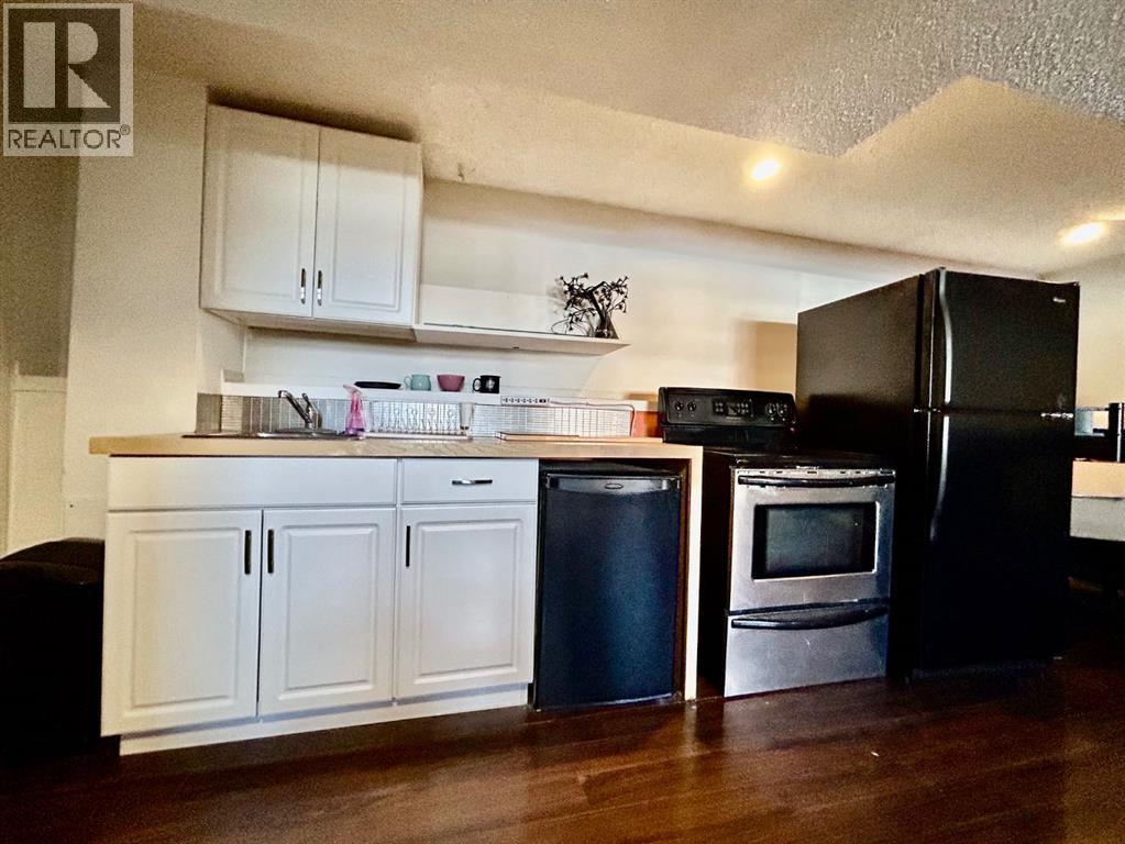 147 Falchurch Crescent NE - 18