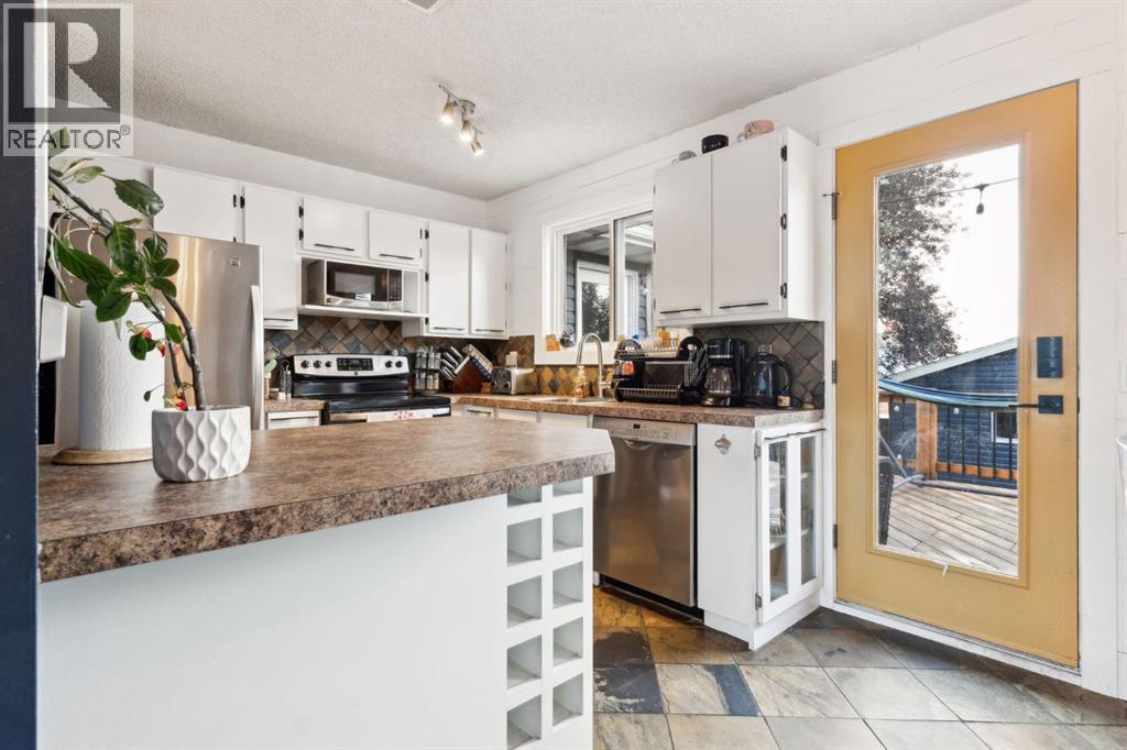 147 Falchurch Crescent NE - 6