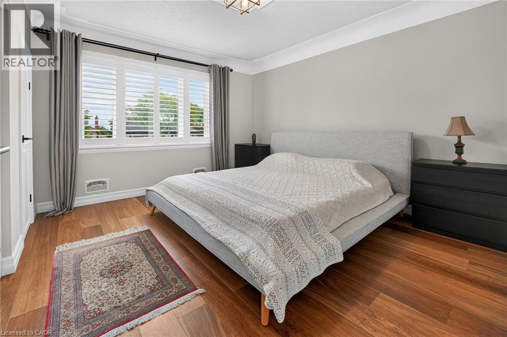 55 GLENVIEW Drive - Image 18