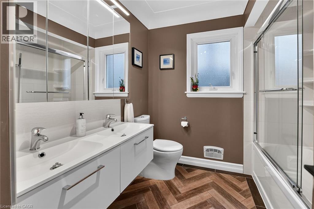 55 GLENVIEW Drive - Image 20