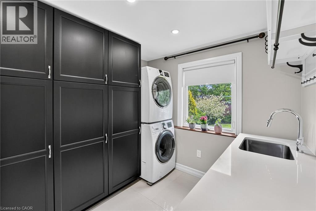 55 GLENVIEW Drive - Image 22