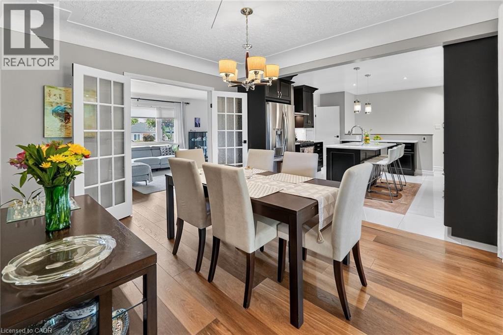 55 GLENVIEW Drive - Image 16