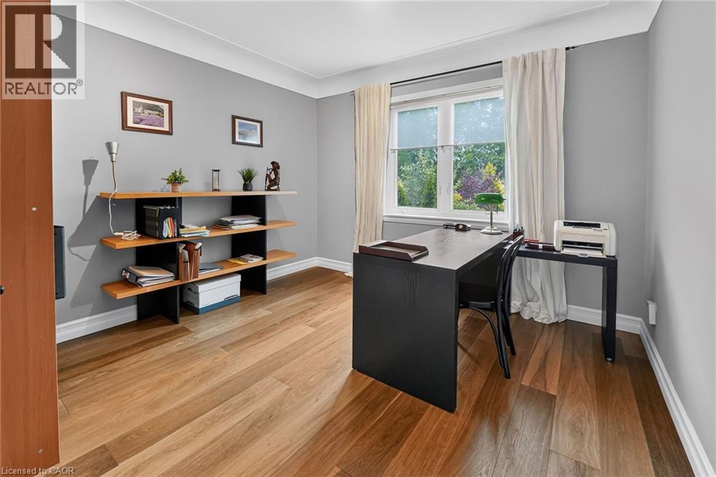 55 GLENVIEW Drive - Image 19