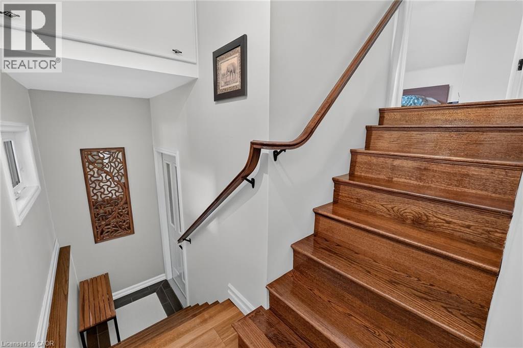 55 GLENVIEW Drive - Image 23