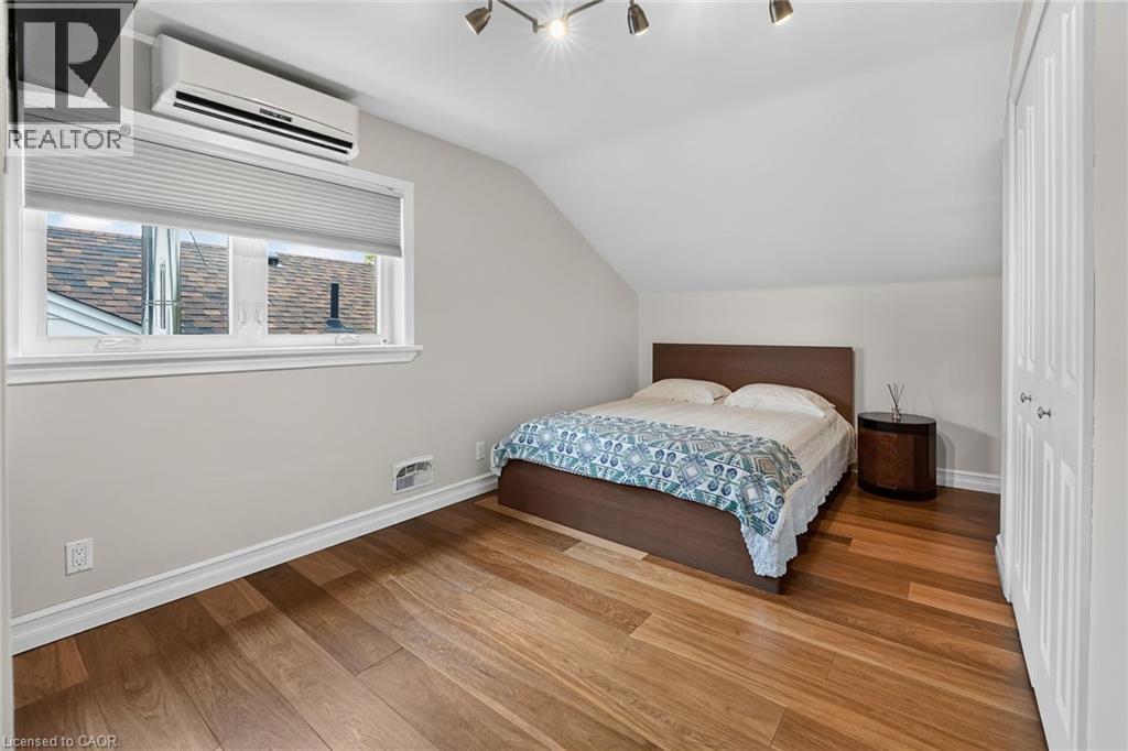 55 GLENVIEW Drive - Image 24