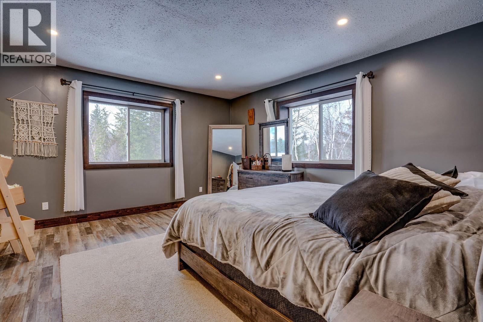 26 Byers Road - 16