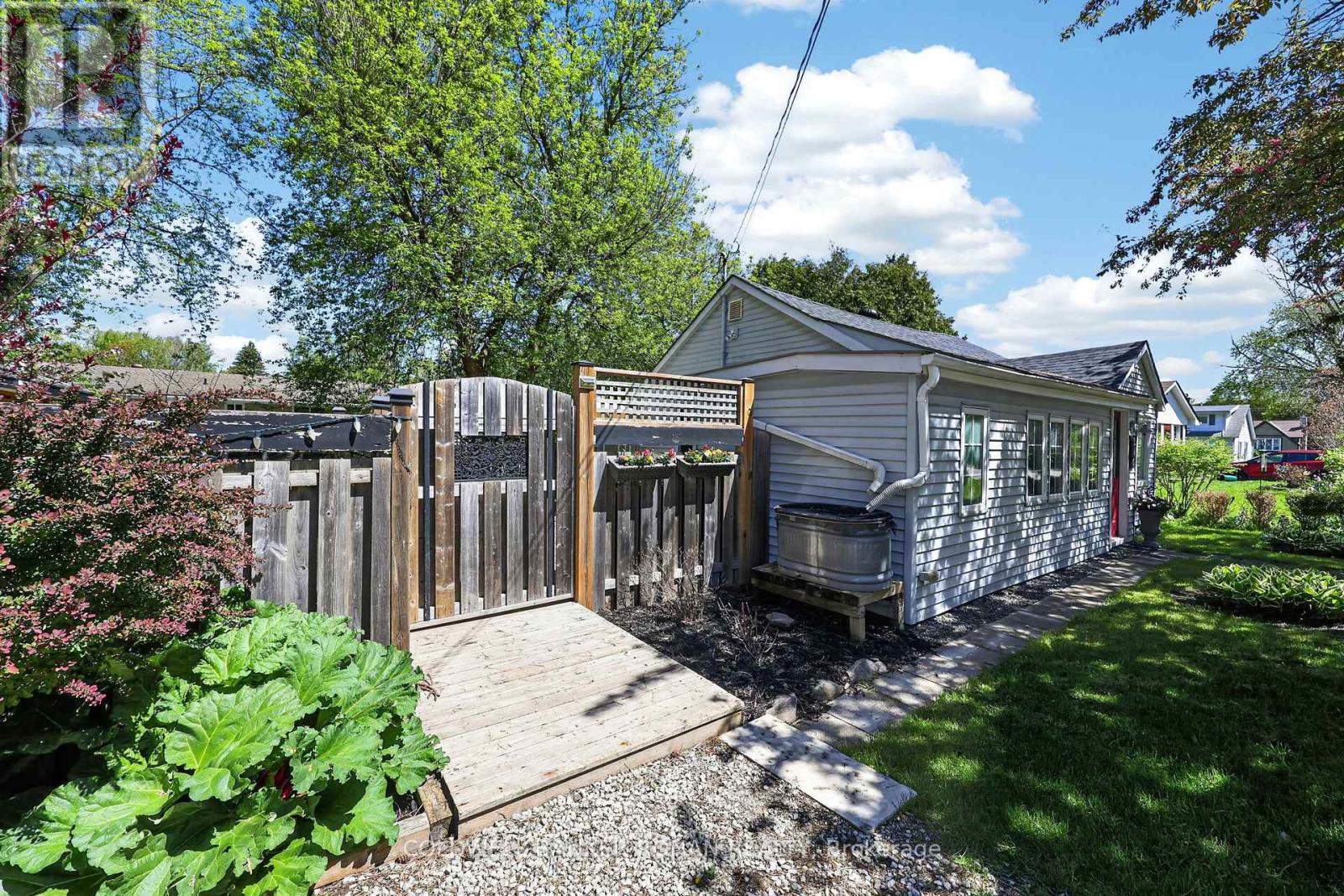 246 WEIR STREET - 4