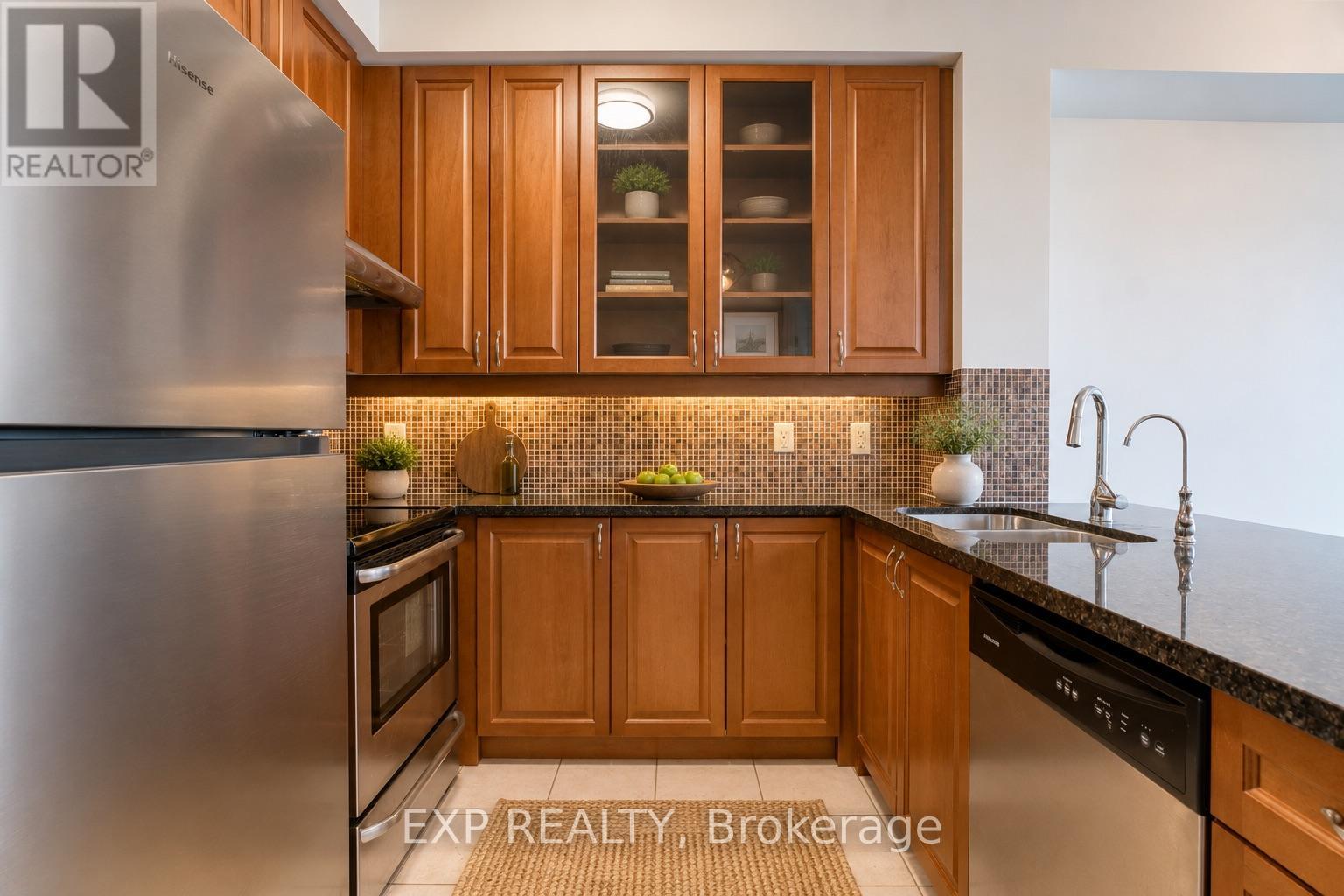 #310 151 UPPER DUKE CRESCENT - 8